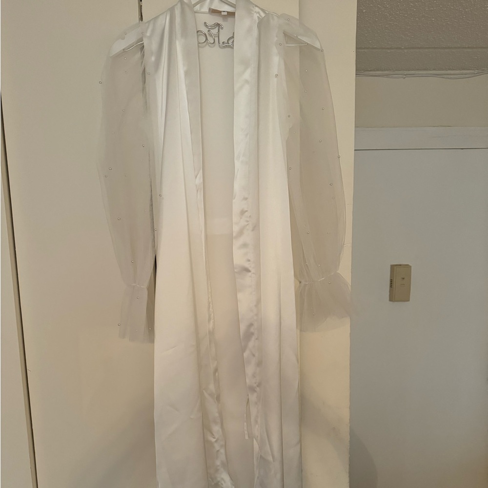 Revelry Robe - Picture 2 of 2